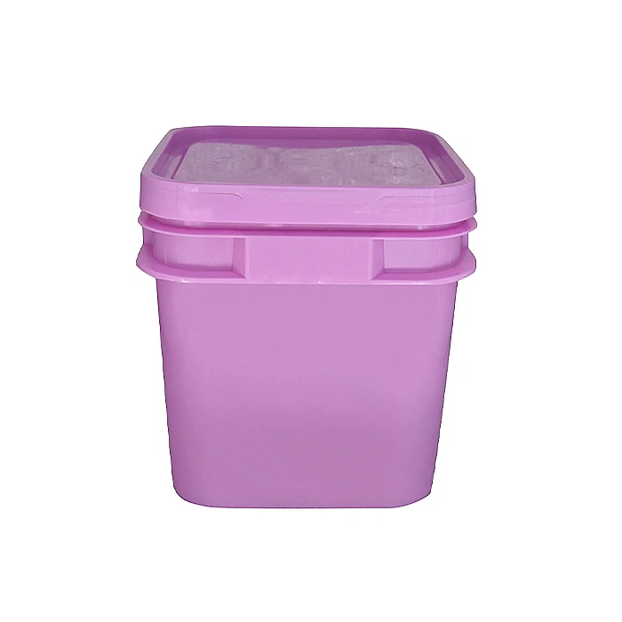 دلو مربع سعة 4 جالون وغطاء بحشية